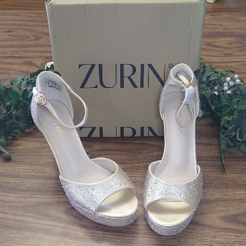 Gold Stiletto Heels with Ankle Strap for Formal Events